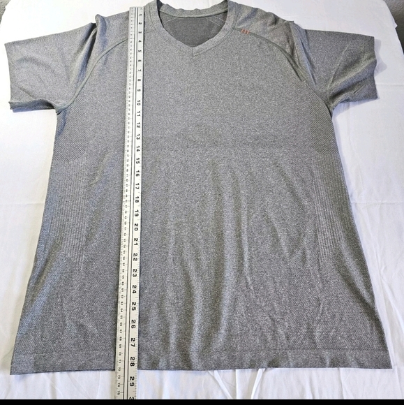 2 Large Lululemon Men's  Short Sleeve Green And Gray Athletic Performance Shirts - Picture 9 of 13